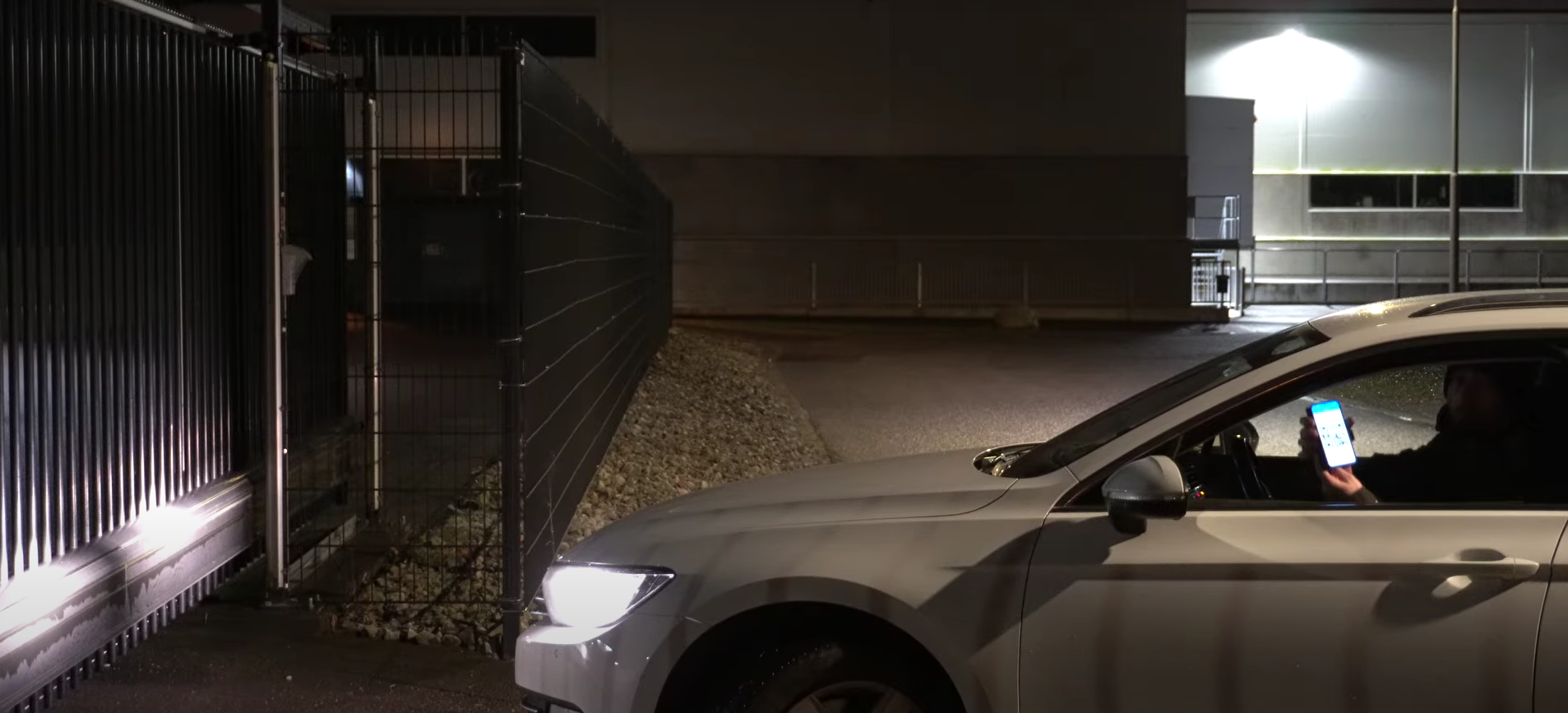 Access control with the FixedIT QR code scanner in Axis ACAP for a gate controlling access of cars and trucks.